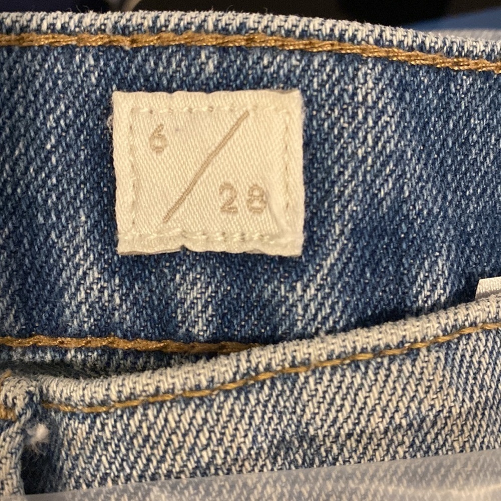 Lucky Brand Relaxed Taper Mom Jeans size 6/28 - Picture 4 of 8